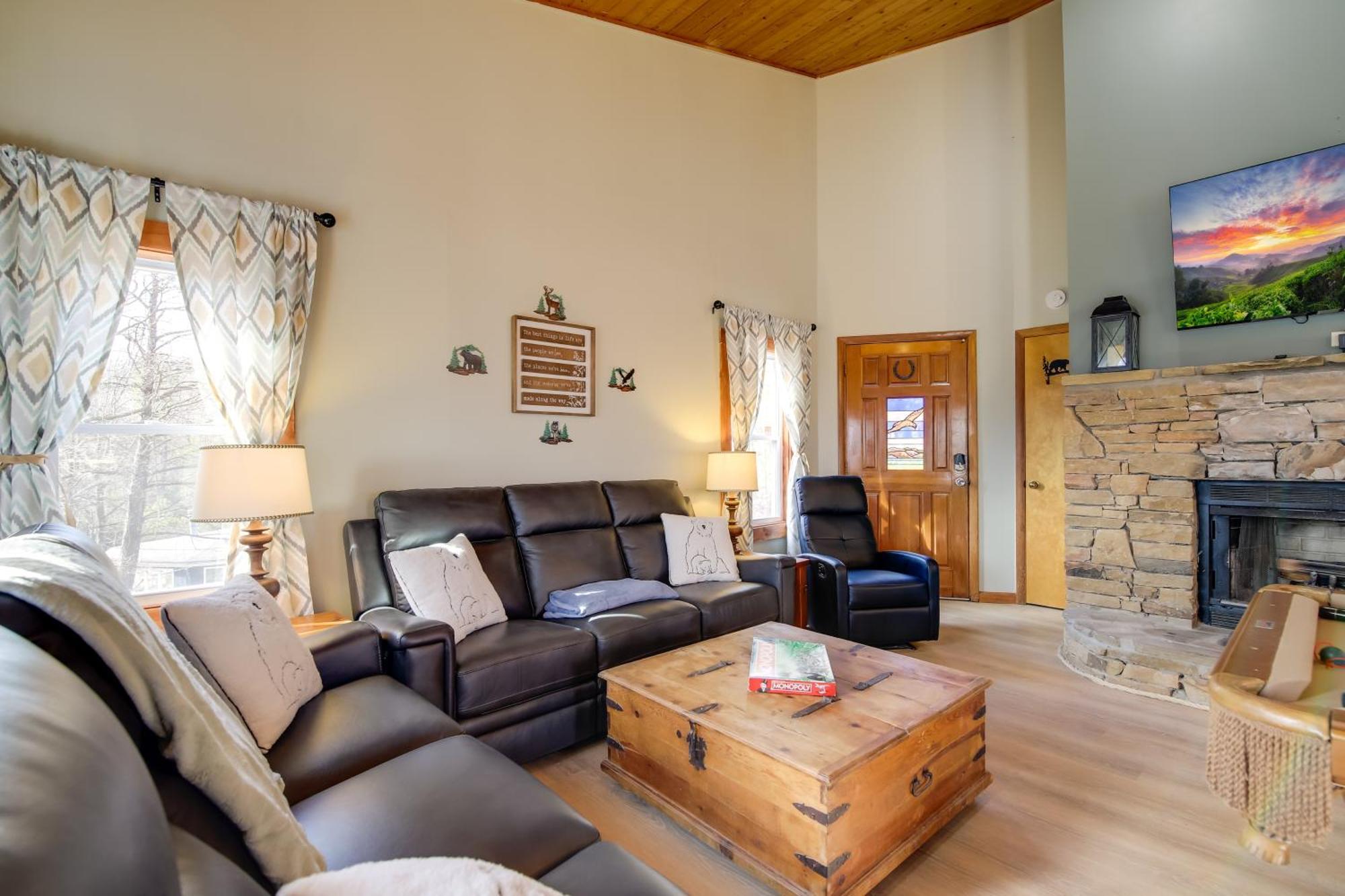 Gatlinburg Mountain Cabin With Hot Tub, Deck And Games Exteriör bild