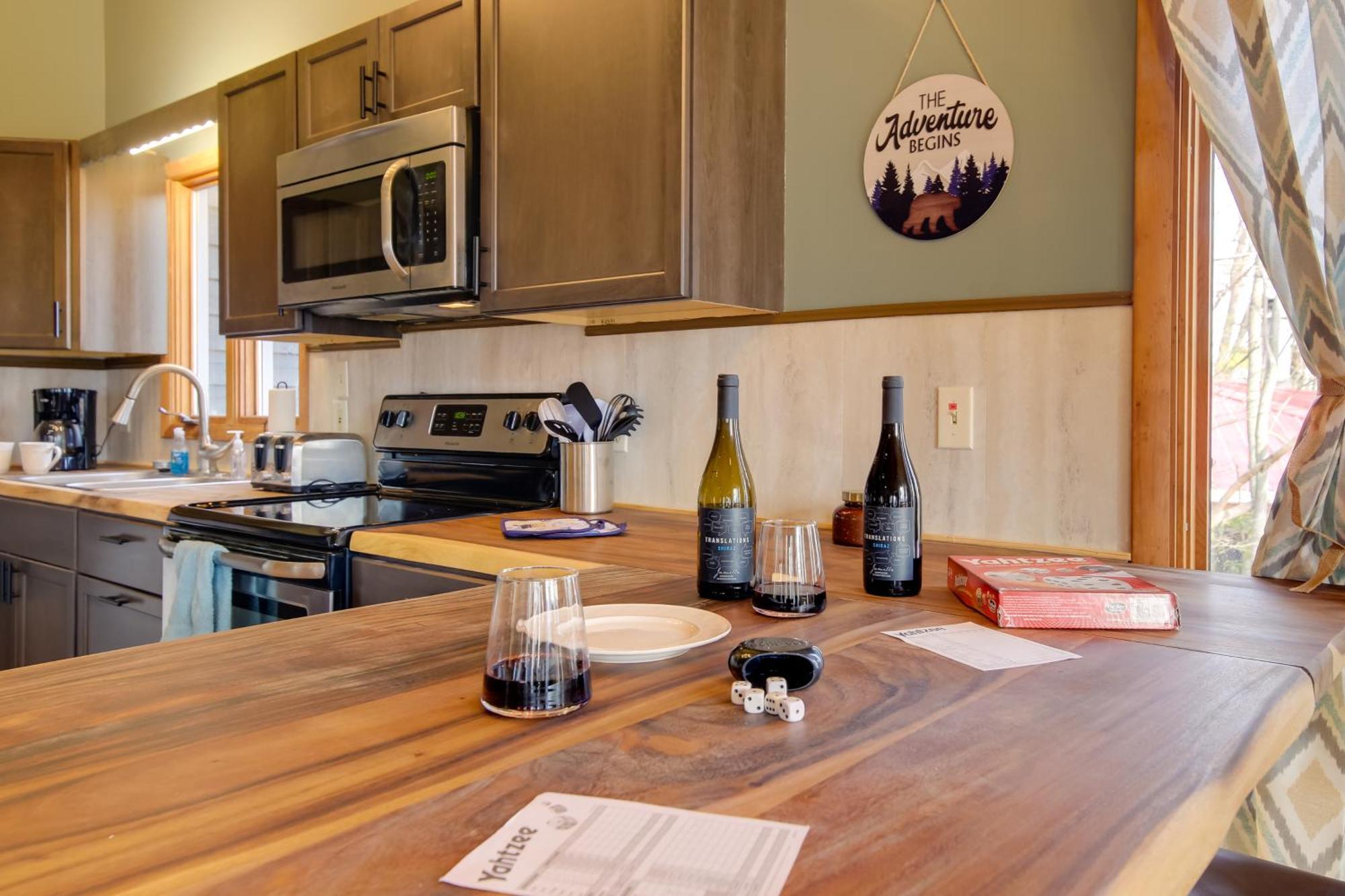 Gatlinburg Mountain Cabin With Hot Tub, Deck And Games Exteriör bild