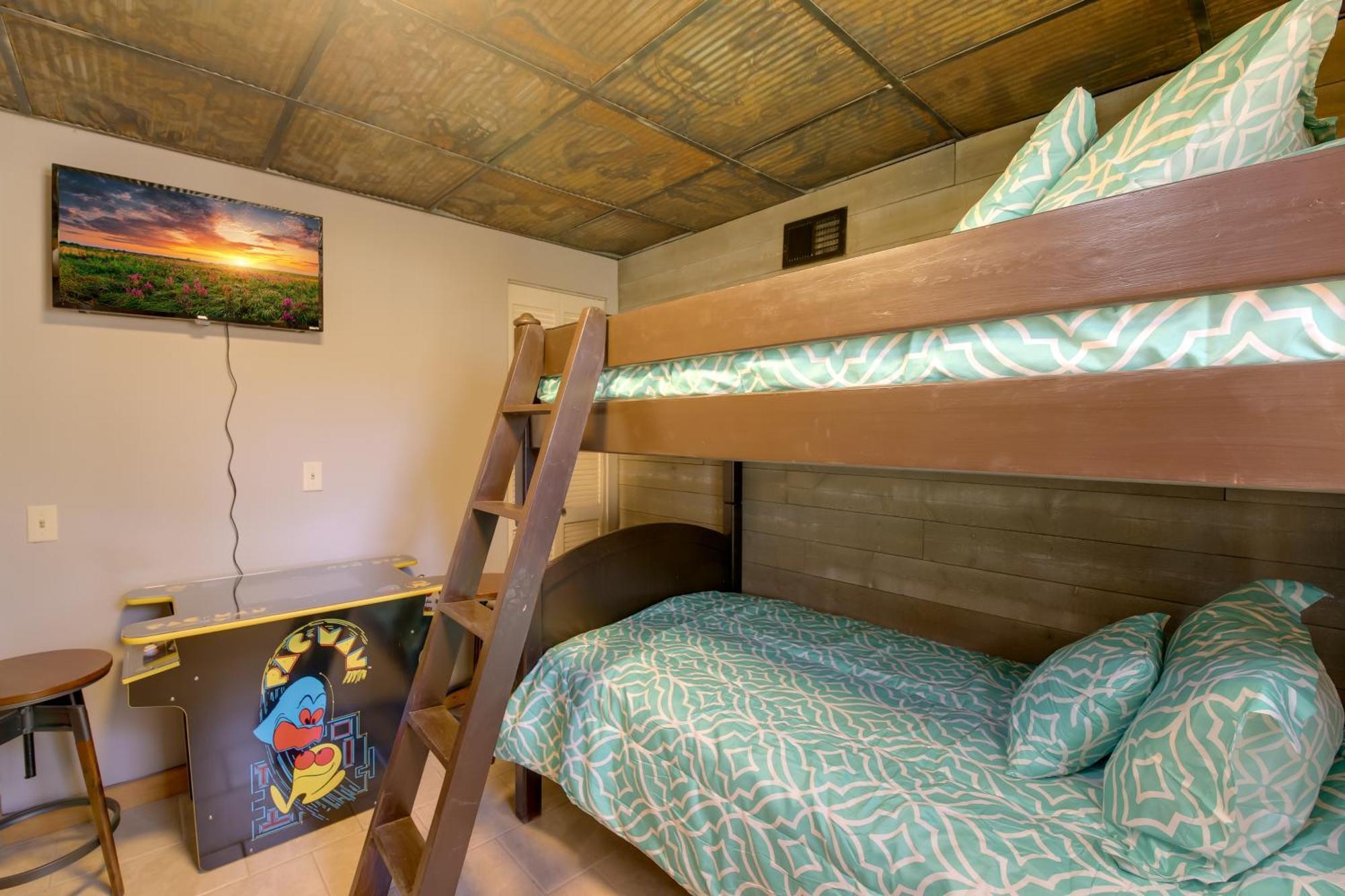 Gatlinburg Mountain Cabin With Hot Tub, Deck And Games Exteriör bild