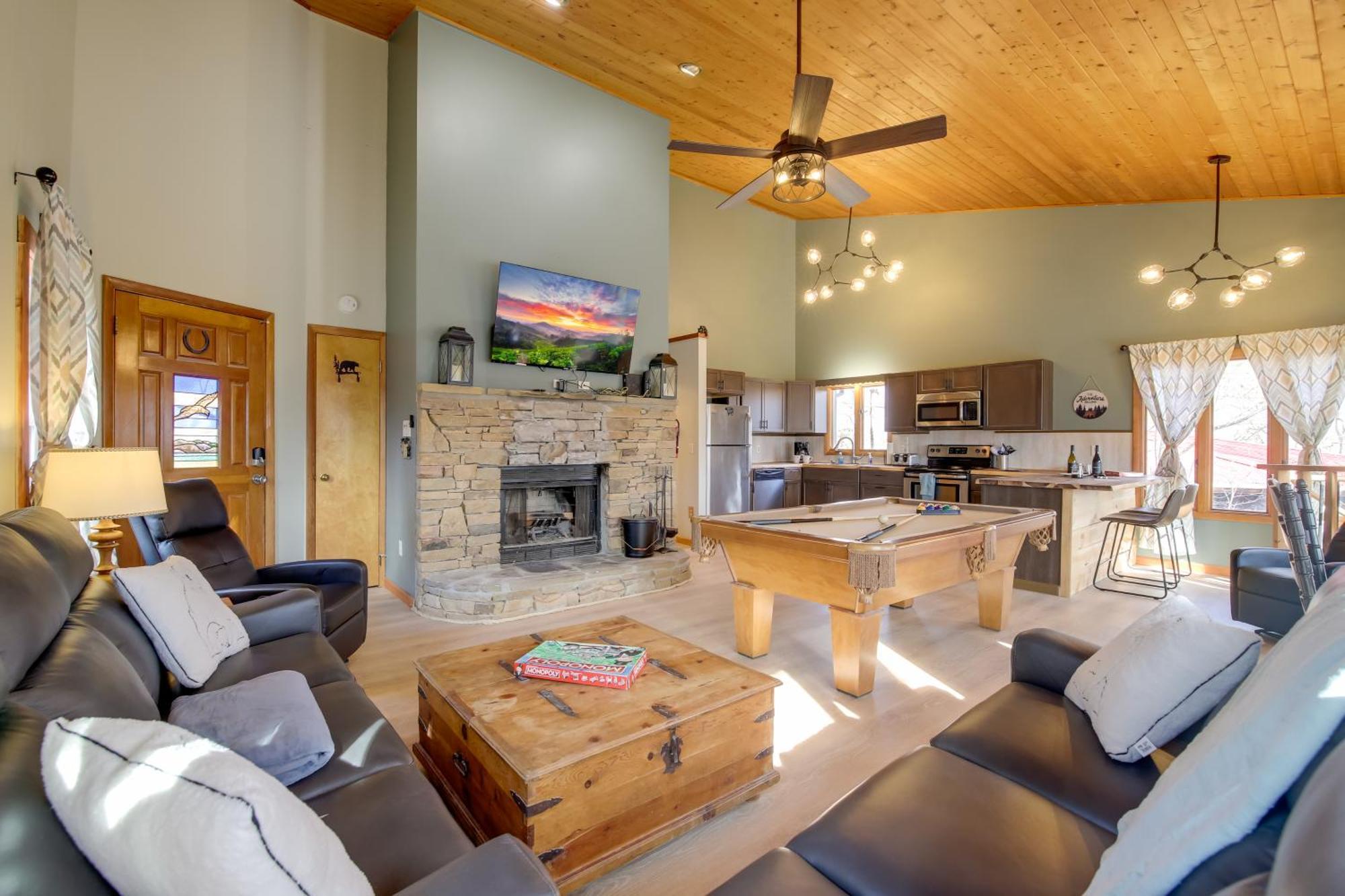 Gatlinburg Mountain Cabin With Hot Tub, Deck And Games Exteriör bild